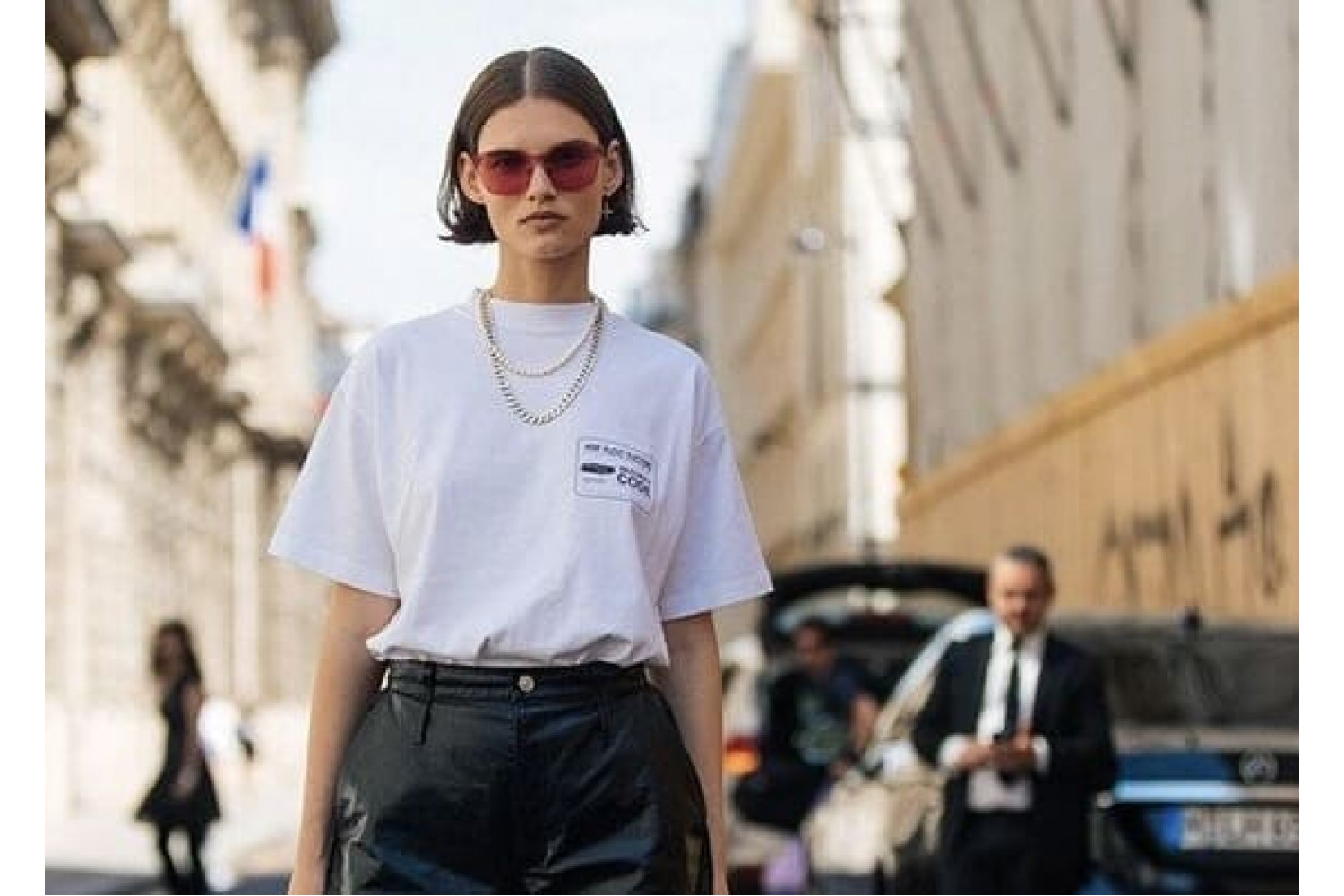 Тренд в дизаине футболок, популярность и польза фирменных футболок